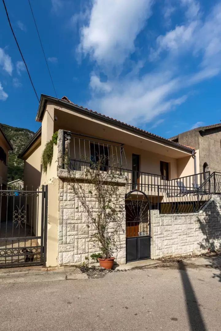 House 170m² in Montenegro, Skaljari. Priced at 500000€ rent photo-62