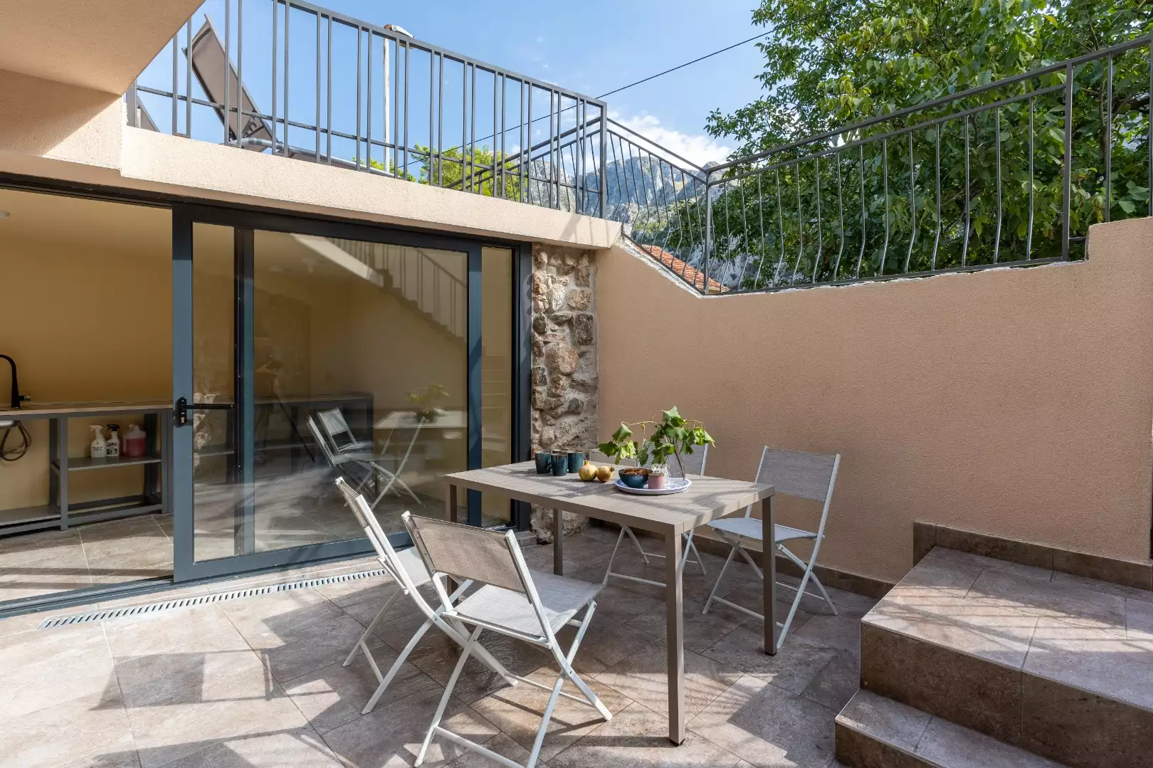 House 170m² in Montenegro, Skaljari. Priced at 500000€ rent photo-68