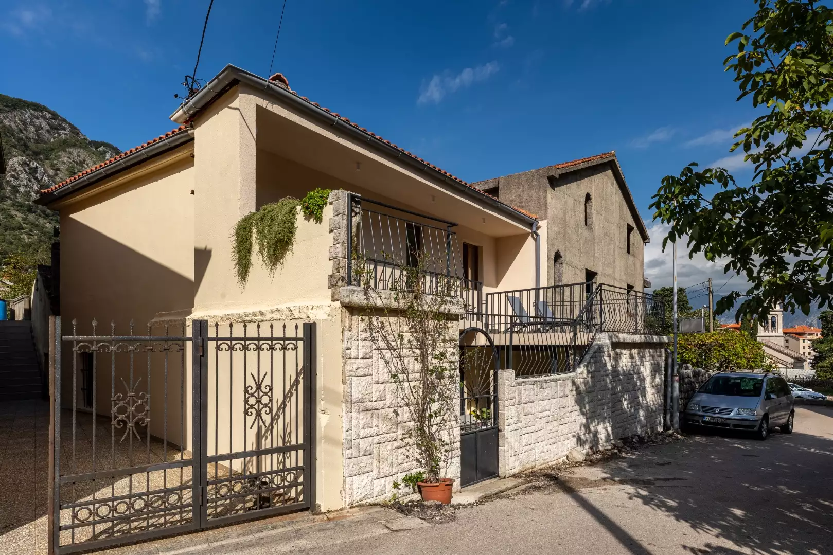 House 170m² in Montenegro, Skaljari. Priced at 500000€ rent photo-72