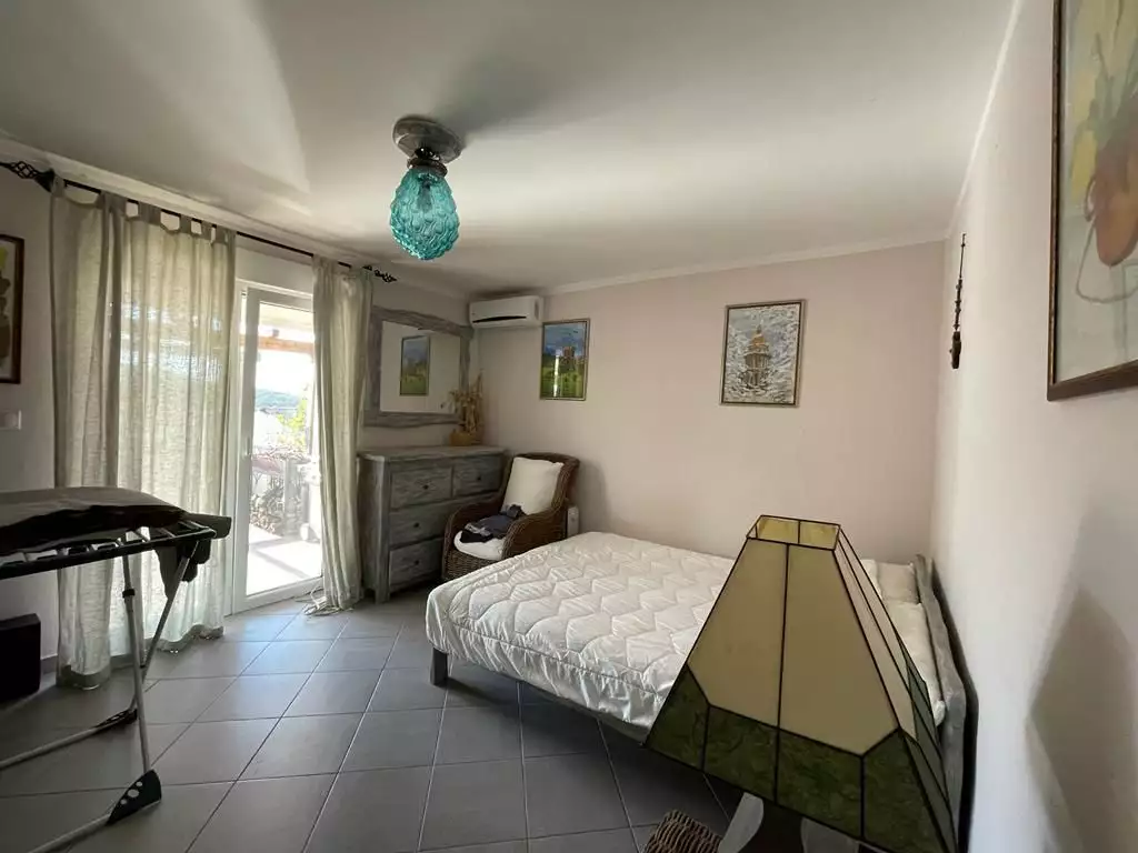 House 215m² in Montenegro, Bigova. Priced at 370000€ rent photo-8