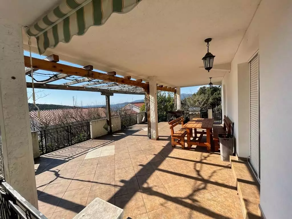 House 215m² in Montenegro, Bigova. Priced at 370000€ rent photo-12