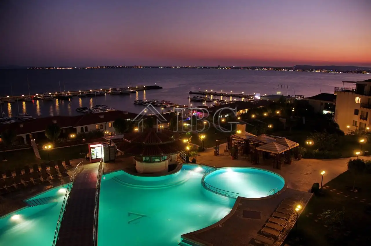 Flat 99m² in Bulgaria, Sveti Vlas. Priced at 189900€ rent photo-4