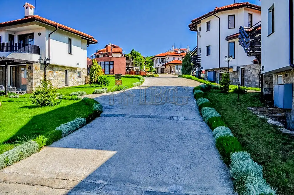 Flat 65m² in Bulgaria, Kosharitsa. Priced at 64500€ rent photo-2