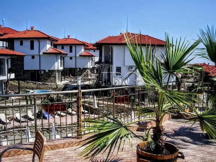 Flat 65m² in Bulgaria, Kosharitsa. Priced at 64500€ rent photo-3