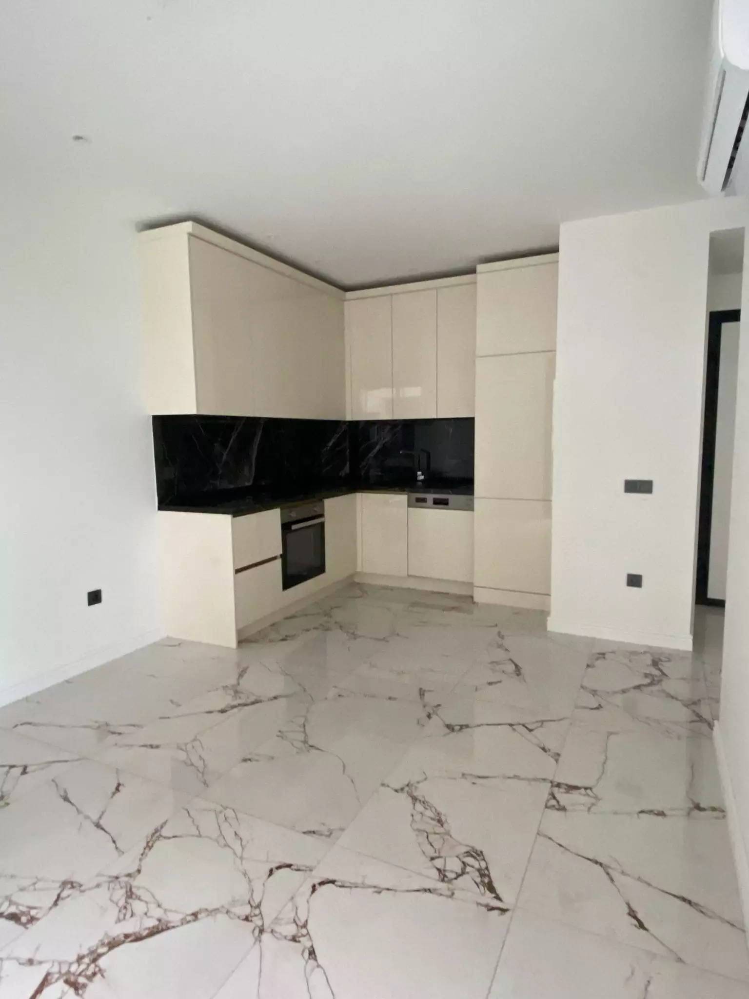 Flat 51m² in Turkey, Oba. Priced at 115000€ rent photo-24