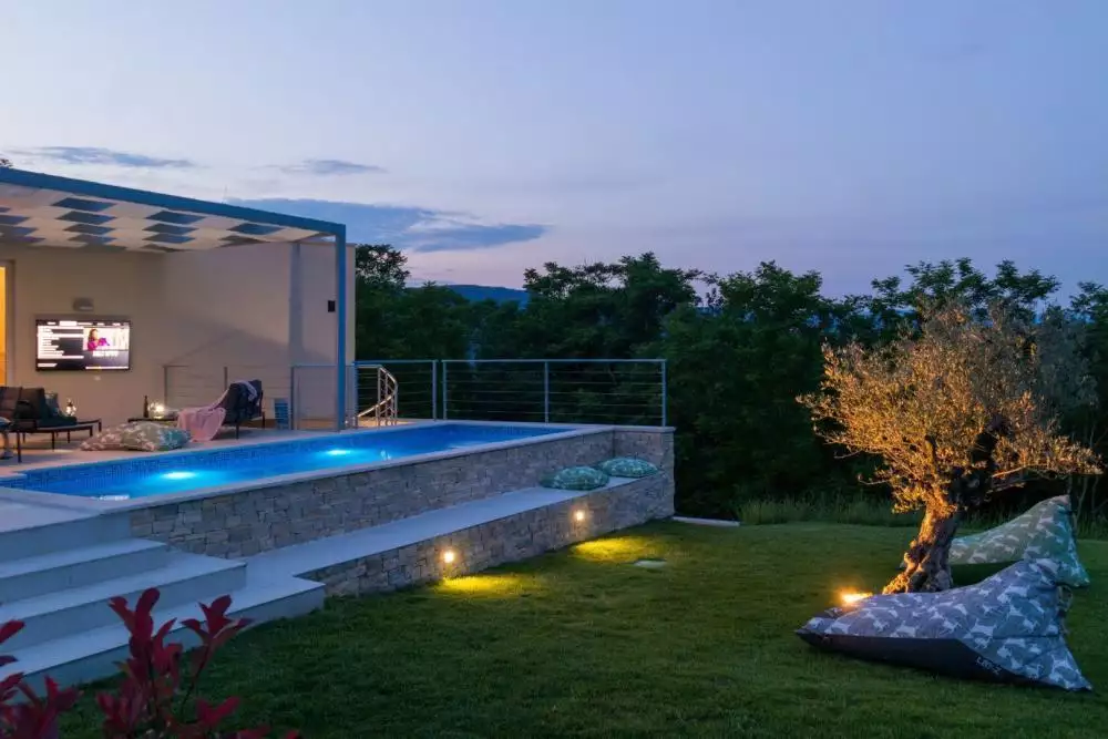 Villa 254m² in Croatia, Motovun. Priced at 898000€ rent photo-14