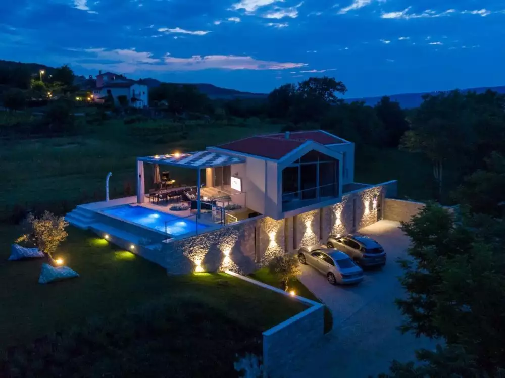 Villa 254m² in Croatia, Motovun. Priced at 898000€ rent photo-22