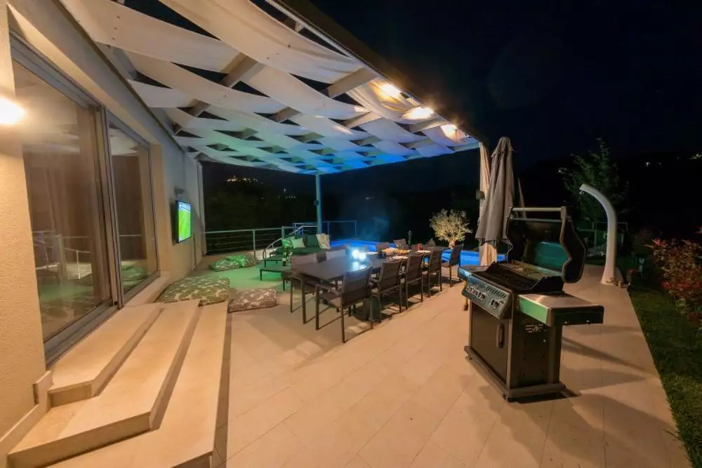Villa 254m² in Croatia, Motovun. Priced at 898000€ rent photo-24