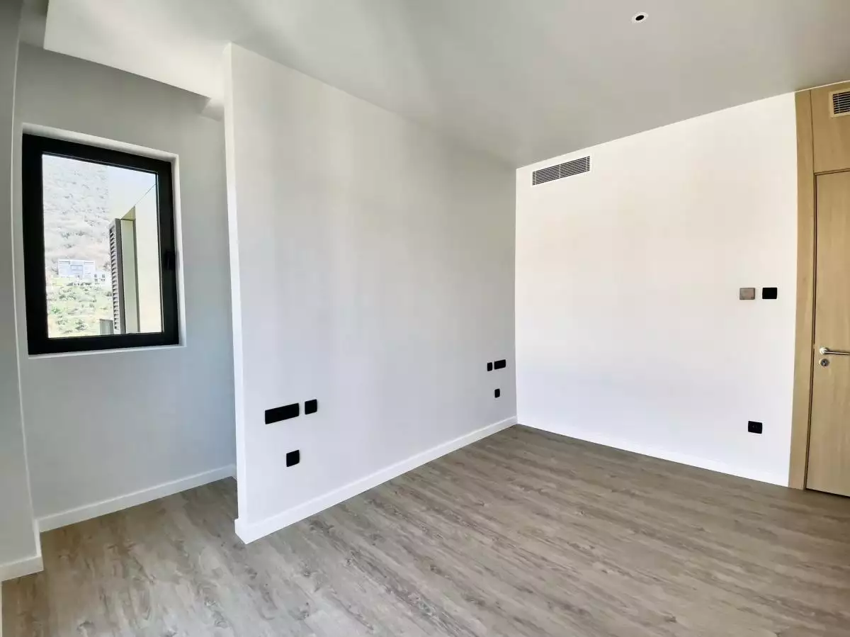 Flat 102m² in Montenegro, Tivat. Priced at 790000€ rent photo-5