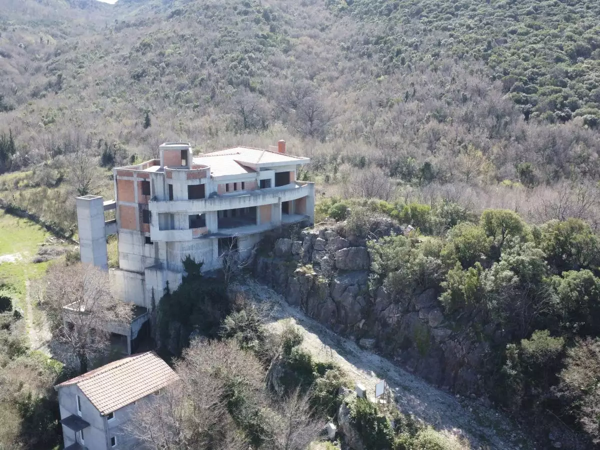 House 675m² in Montenegro, Bularica. Priced at 600000€ rent photo-4