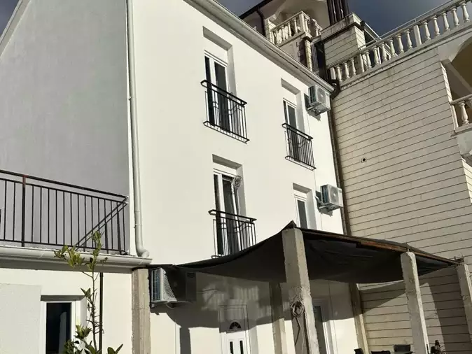 House 200m² in Montenegro, Herceg Novi. Priced at 400000€ rent photo-2