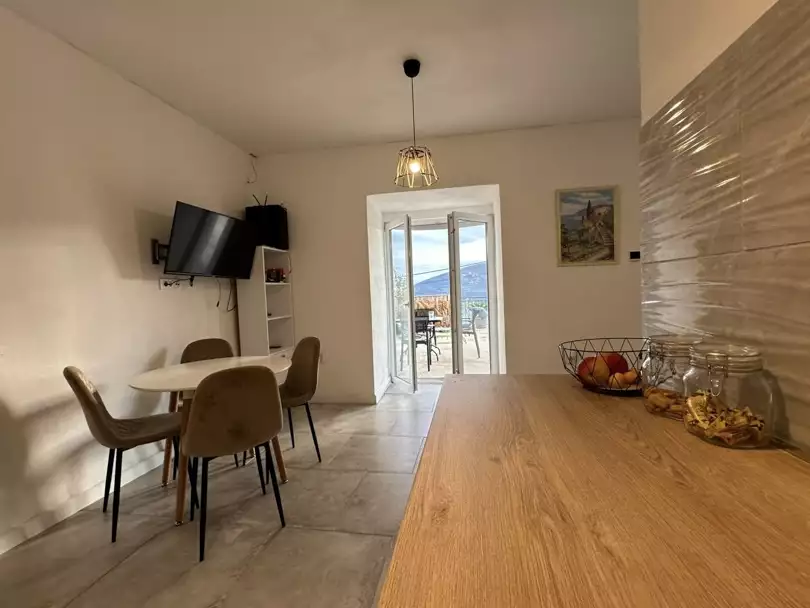 House 200m² in Montenegro, Herceg Novi. Priced at 400000€ rent photo-10