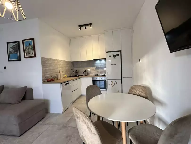 House 200m² in Montenegro, Herceg Novi. Priced at 400000€ rent photo-11