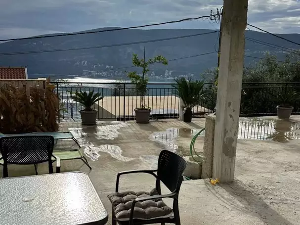 House 200m² in Montenegro, Herceg Novi. Priced at 400000€ rent photo-24