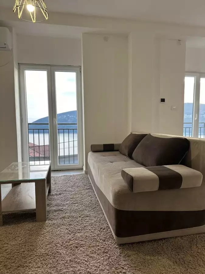 House 200m² in Montenegro, Herceg Novi. Priced at 400000€ rent photo-31