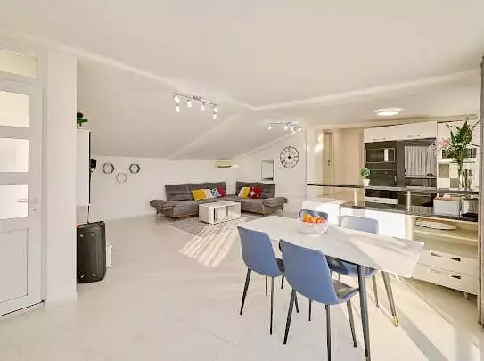 Flat 100m² in Montenegro, Sutomore. Priced at 115000€ rent photo-9