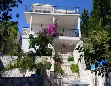 Buy in Montenegro for 400000€