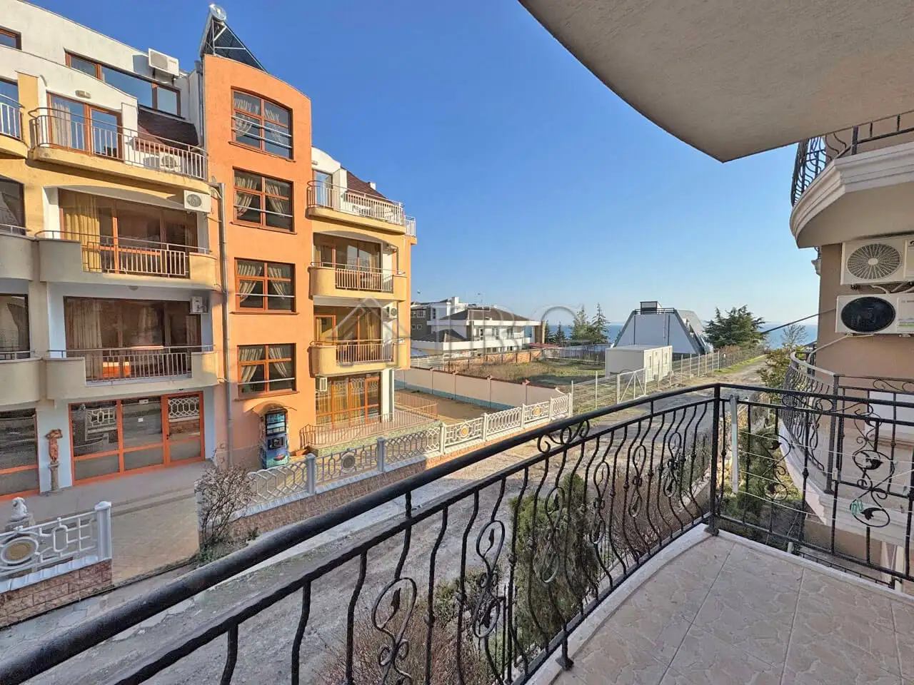 Flat 85m² in Bulgaria, Ravda. Priced at 116000€ rent photo-13