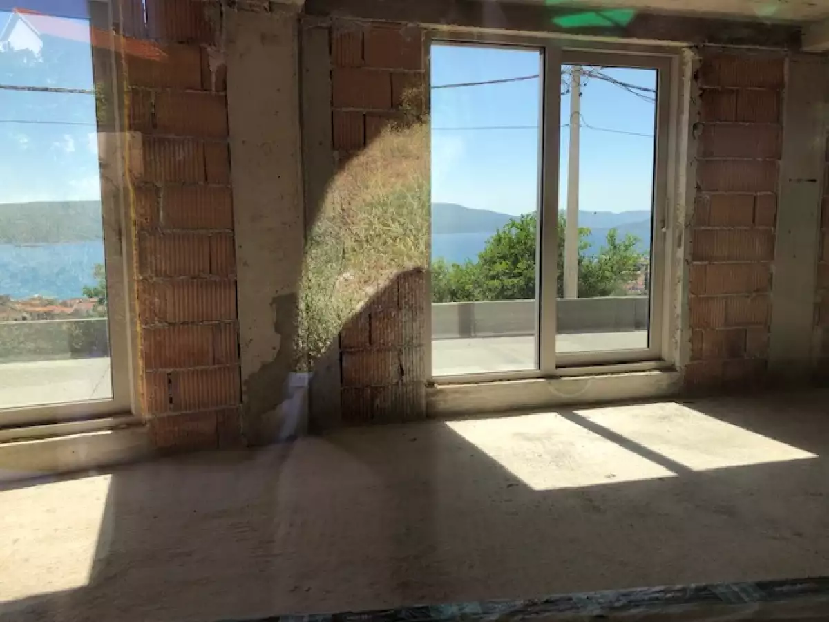 House 257m² in Montenegro, Tivat. Priced at 380000€ rent photo-4