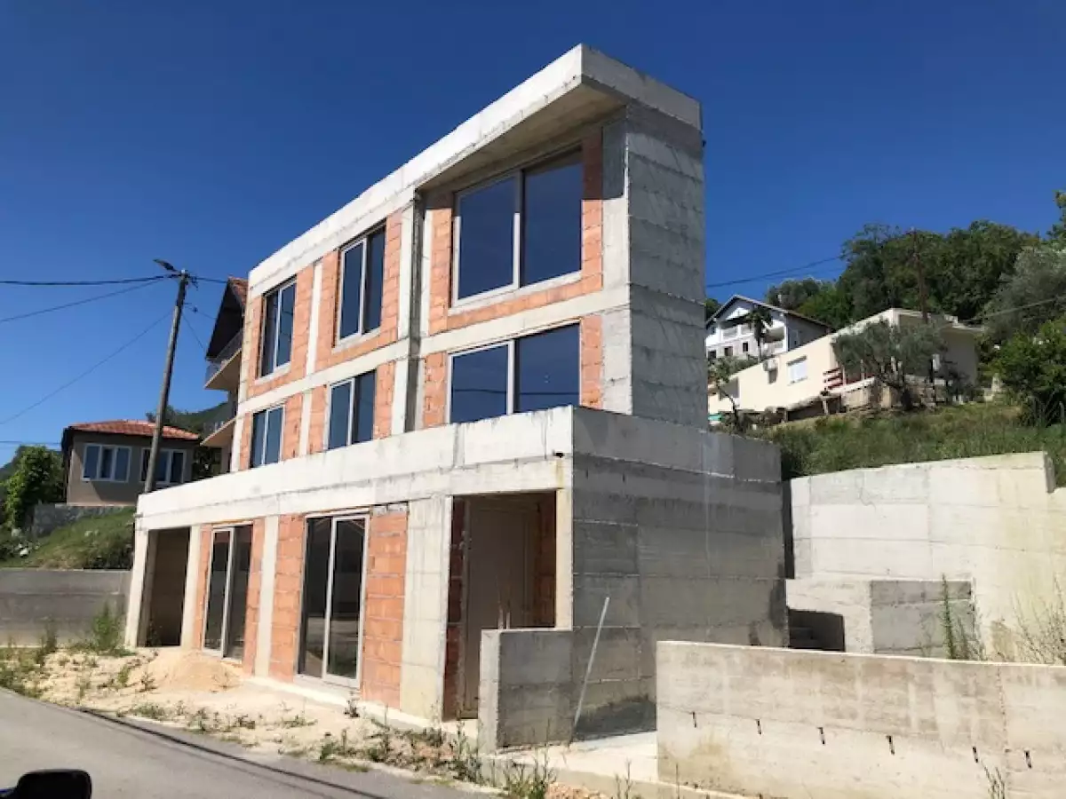 House 257m² in Montenegro, Tivat. Priced at 380000€ rent photo-6