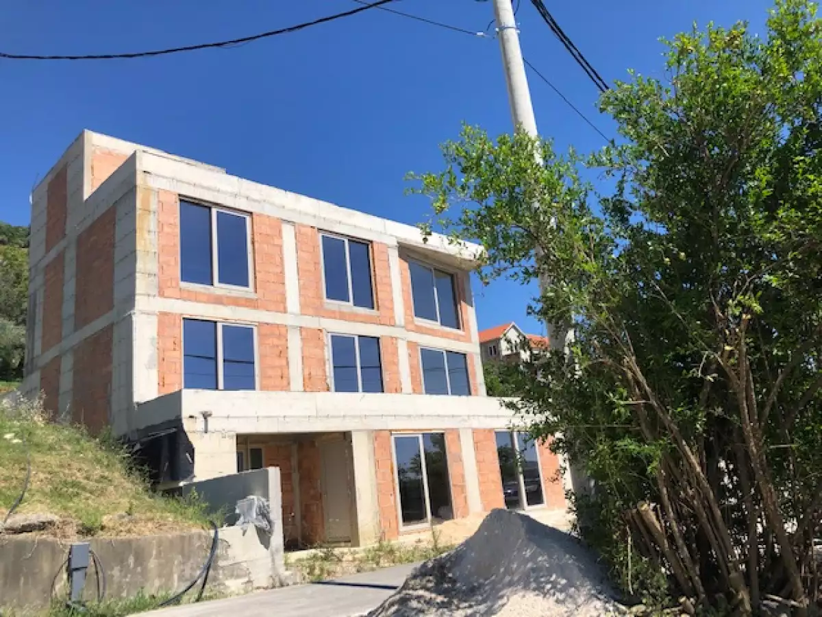 House 257m² in Montenegro, Tivat. Priced at 380000€ rent photo-11