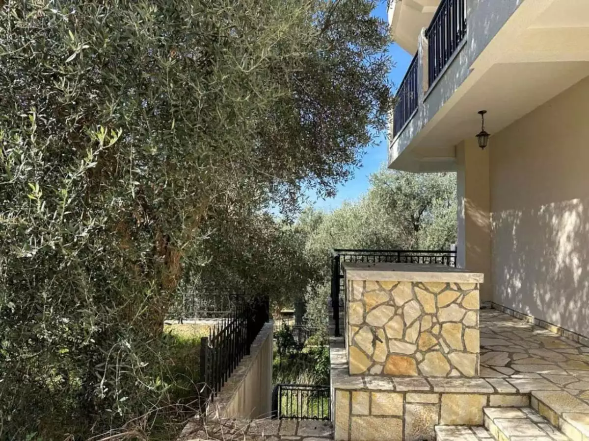 House 220m² in Montenegro, Zaljevo. Priced at 250000€ rent photo-2