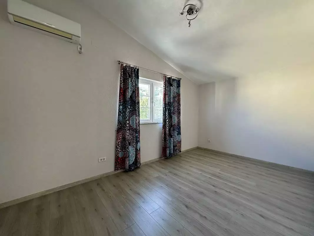 House 220m² in Montenegro, Zaljevo. Priced at 250000€ rent photo-15