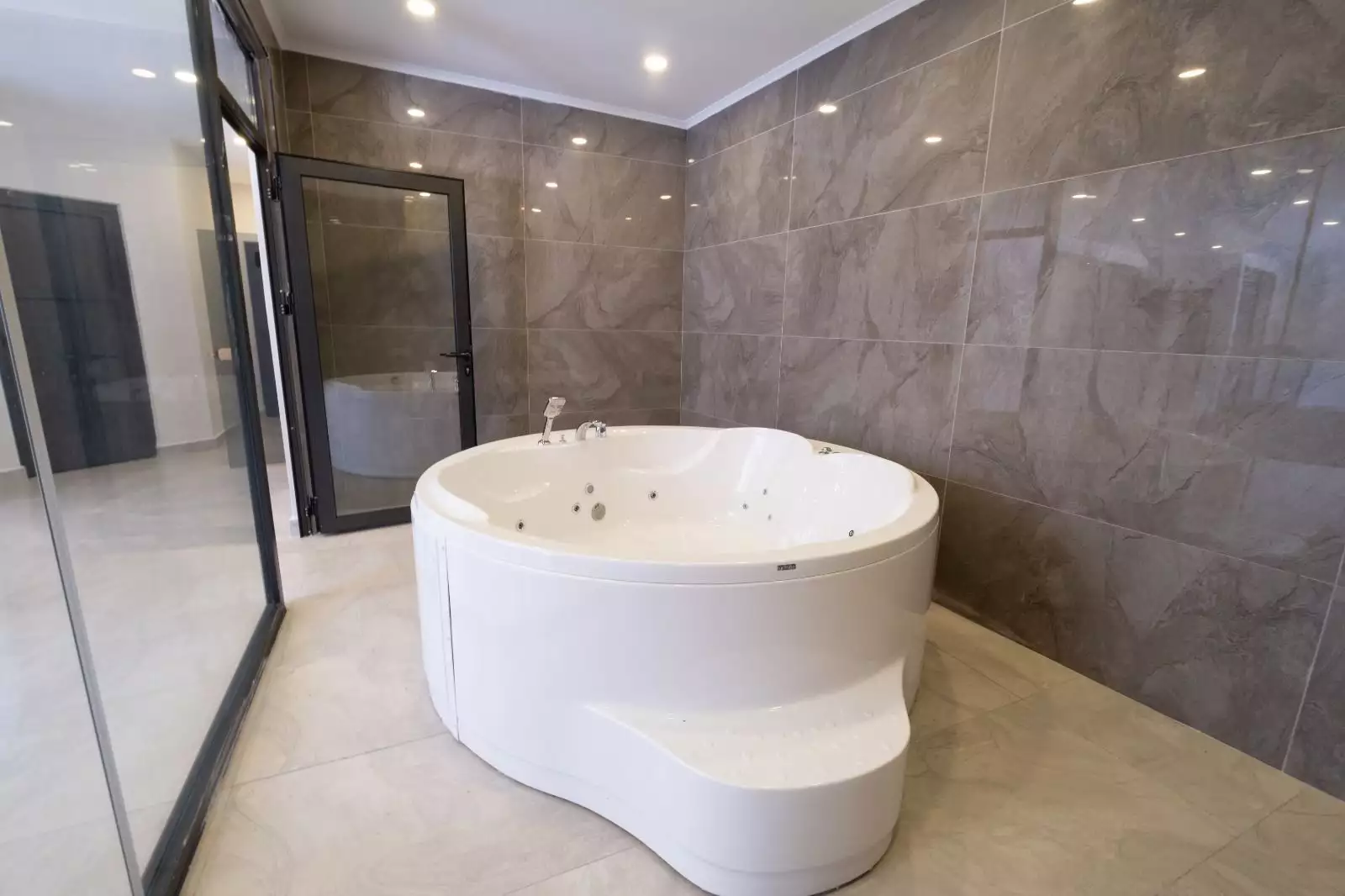 Flat 60m² in Turkey, Oba. Priced at 121000€ rent photo-4