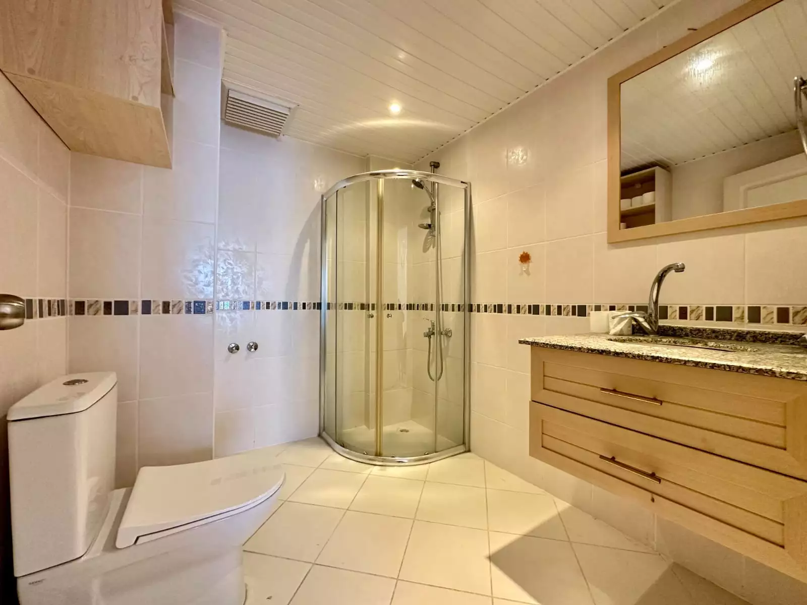 Flat 110m² in Turkey, Tosmur. Priced at 137500€ rent photo-14