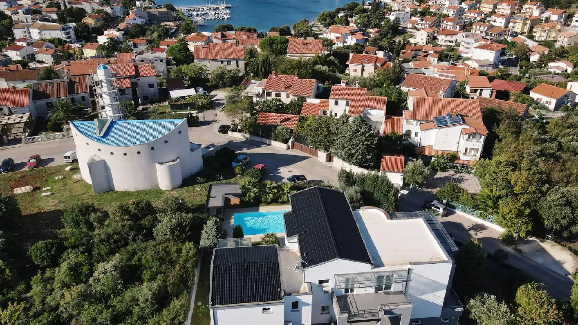 House 350m² in Croatia, Pula. Priced at 1850000€ rent photo-15