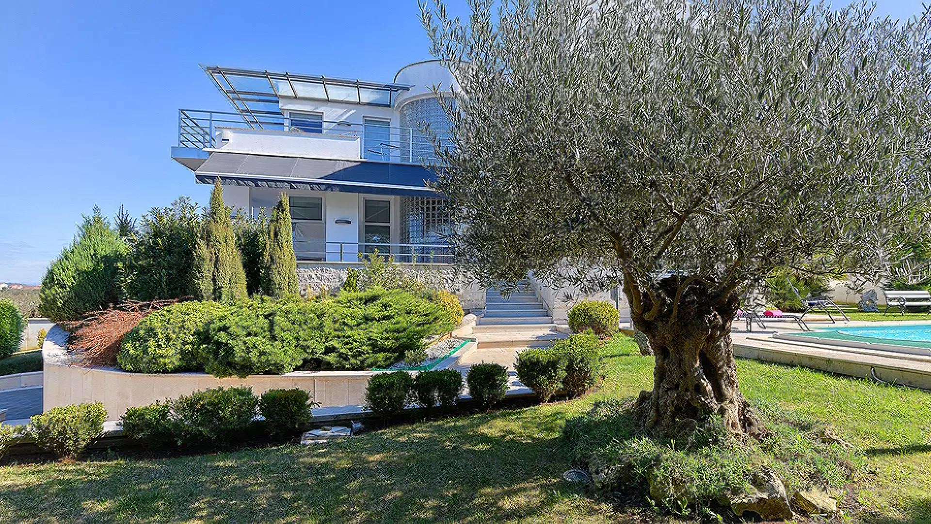 House 350m² in Croatia, Pula. Priced at 1850000€ rent photo-20