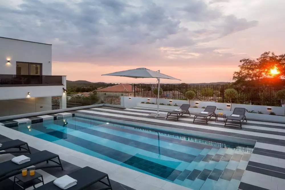 Villa 203m² in Croatia, Flengi. Priced at 1900000€ rent photo-24
