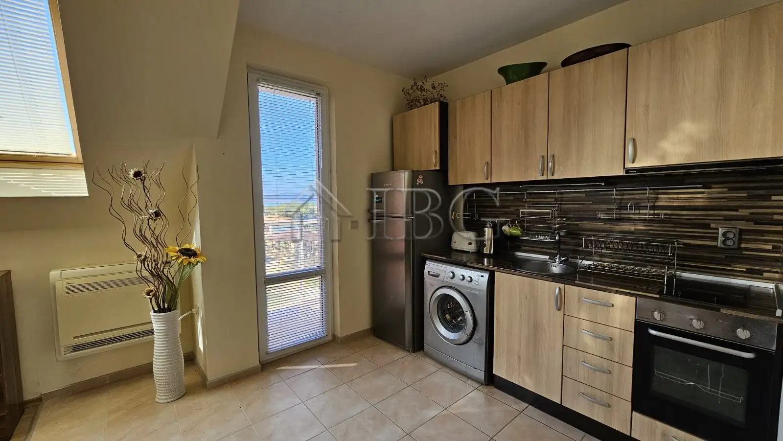 Flat 70m² in Bulgaria, Chernomorets. Priced at 85000€ rent photo-8