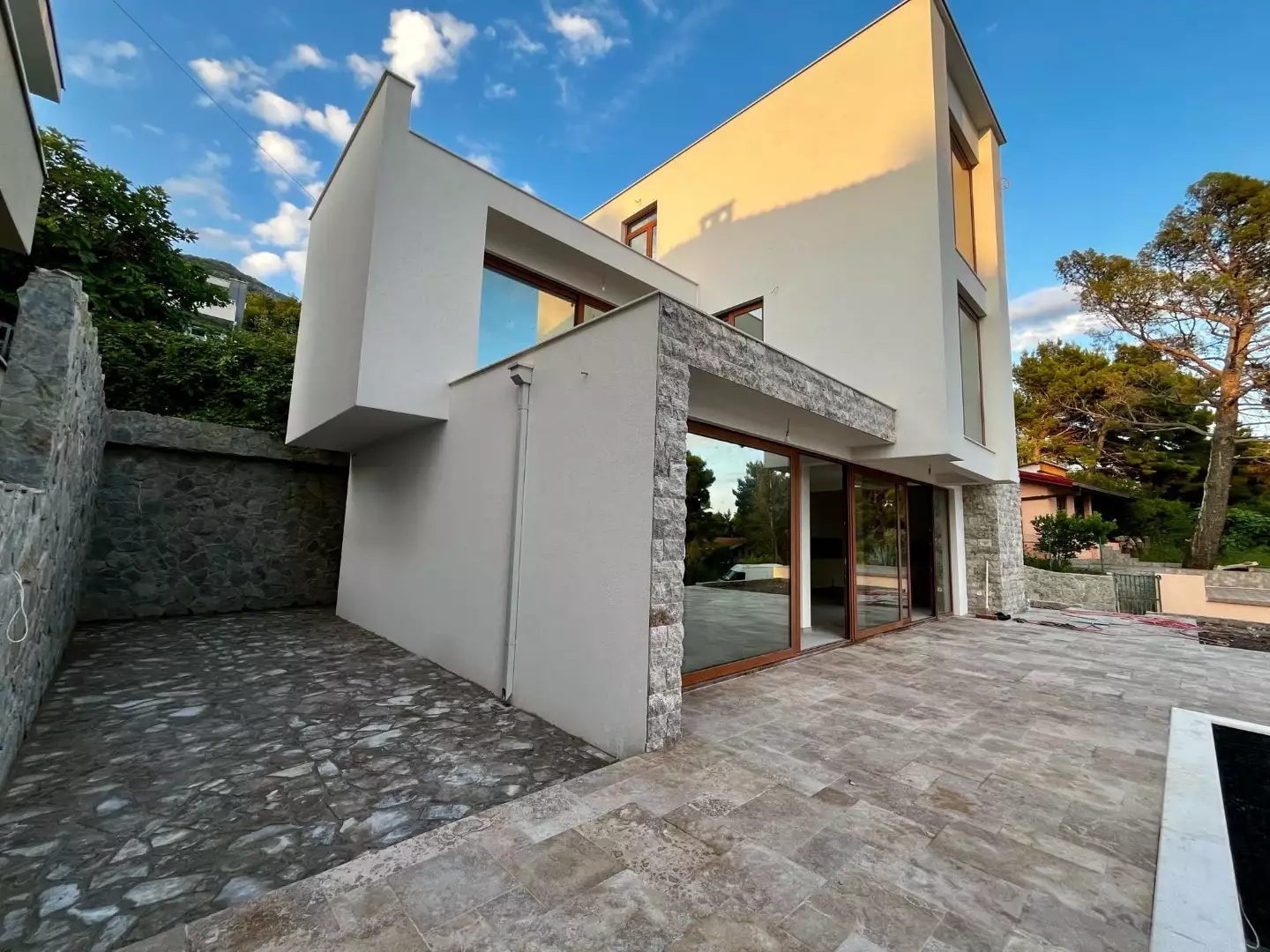 House 292m² in Montenegro, Bar. Priced at 650000€ rent photo-4