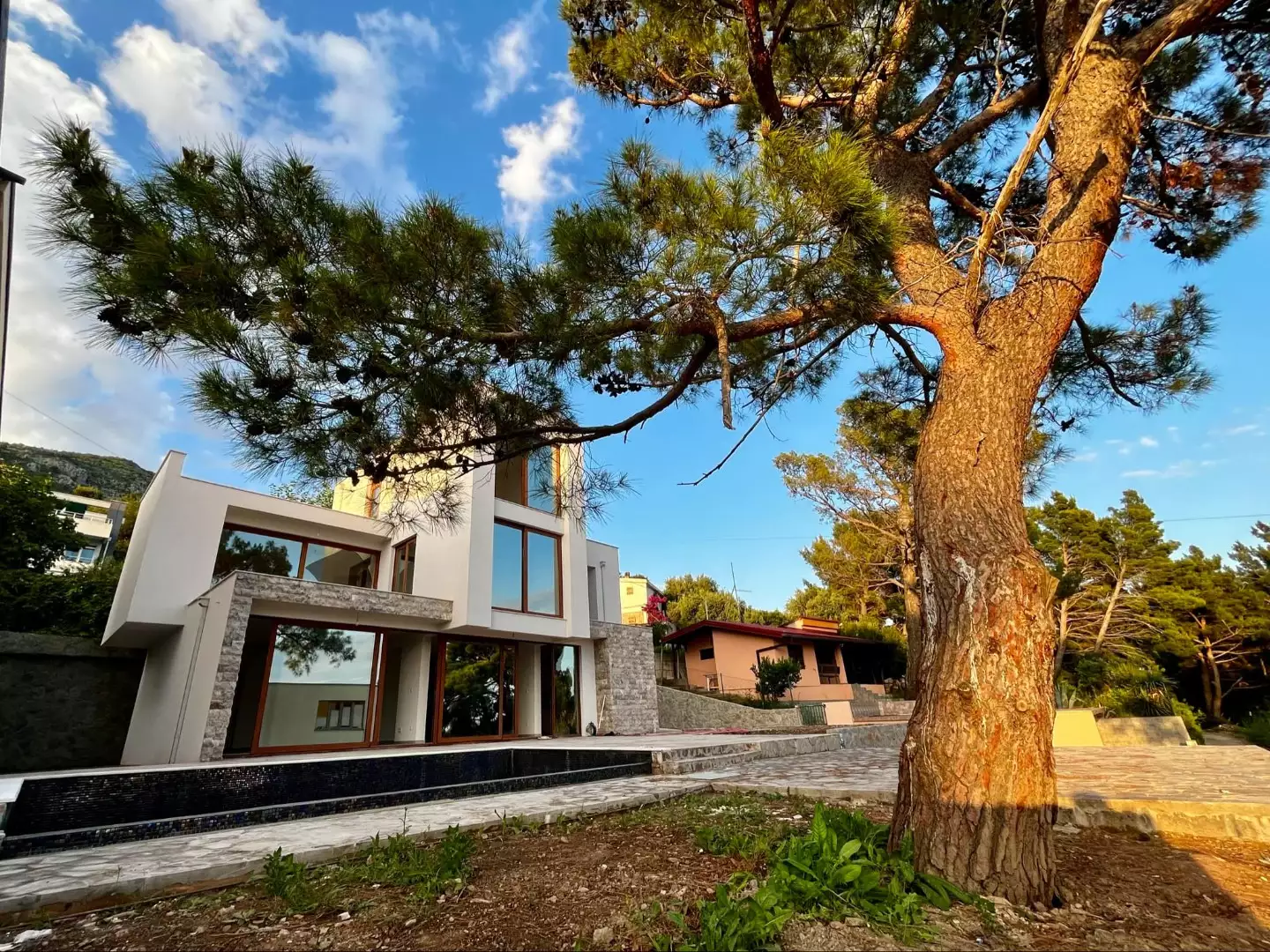 House 292m² in Montenegro, Bar. Priced at 650000€ rent photo-12