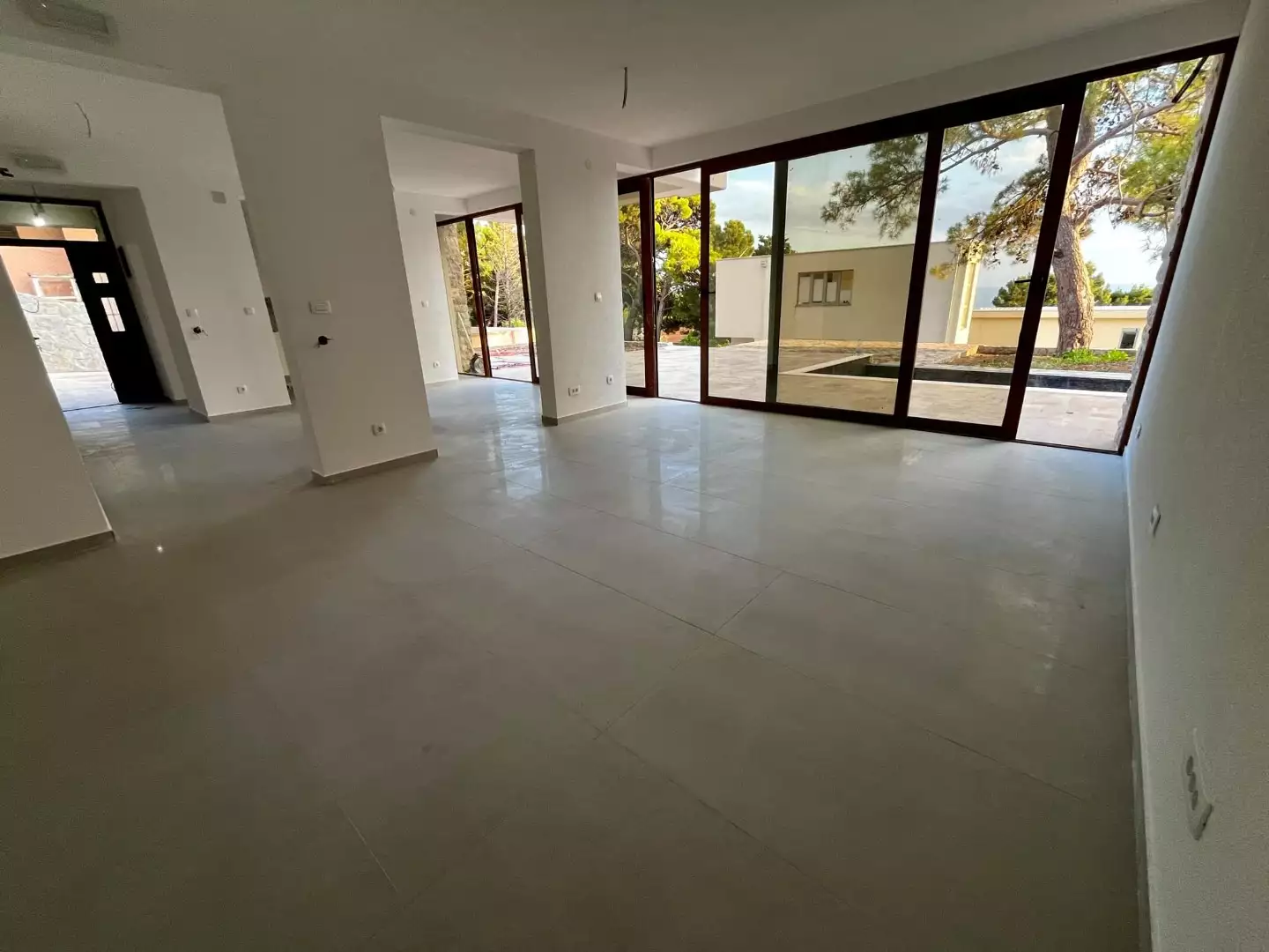 House 292m² in Montenegro, Bar. Priced at 650000€ rent photo-16