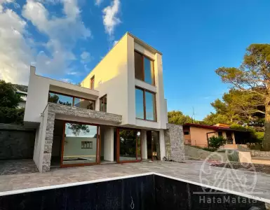 Buy in Montenegro for 650000€