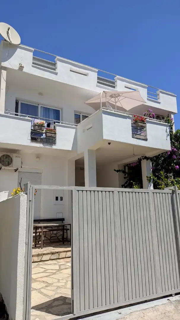 House 199m² in Montenegro, Utjeha. Priced at 350000€ rent photo-2