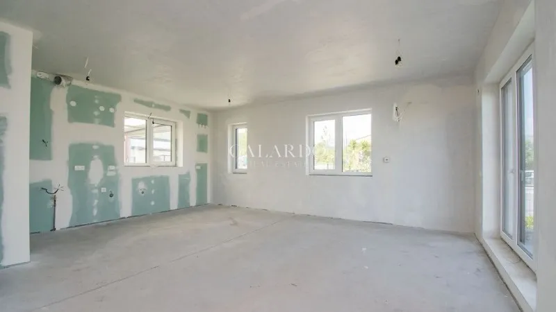 House 248m² in Bulgaria, Lozen. Priced at 372128£ rent photo-1