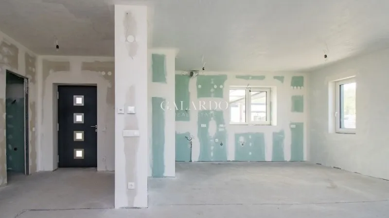 House 248m² in Bulgaria, Lozen. Priced at 372128£ rent photo-5