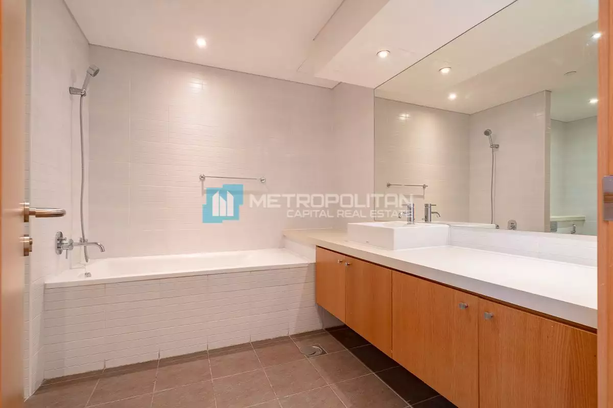 Flat 144m² in UAE, Abu Dhabi. Priced at 482885€ rent photo-11
