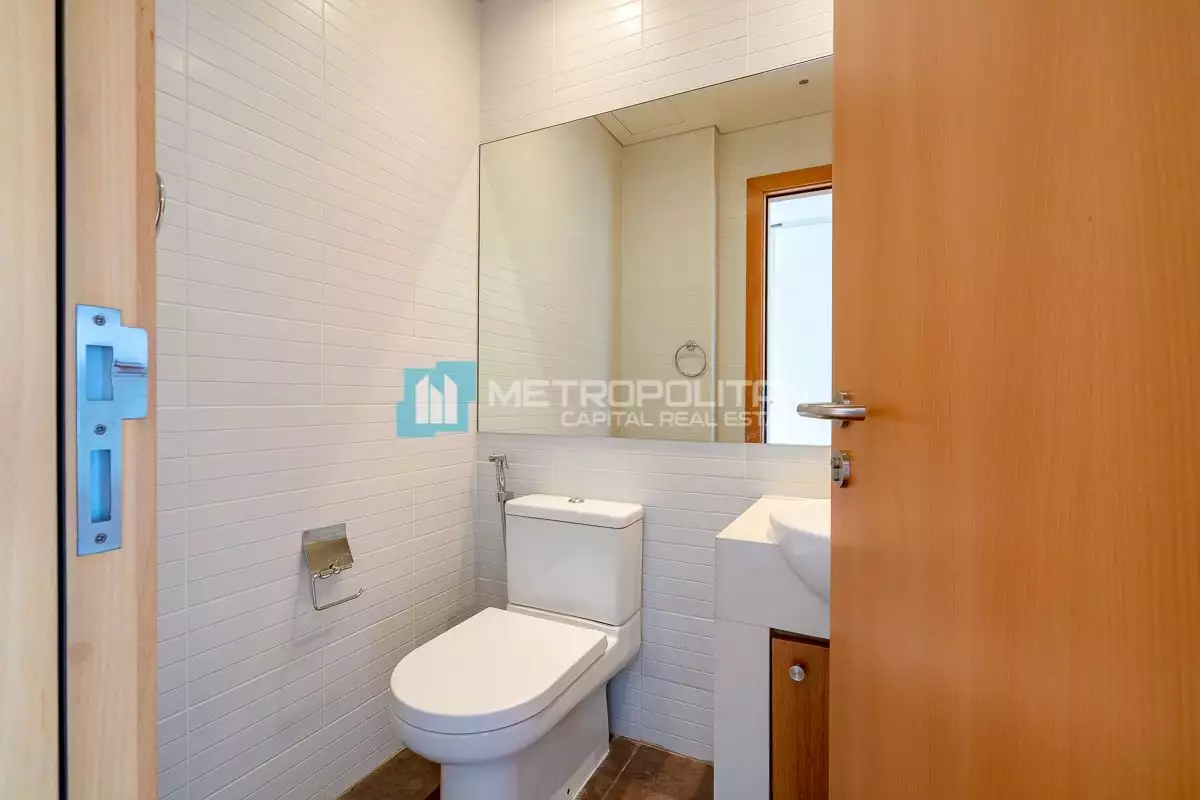 Flat 144m² in UAE, Abu Dhabi. Priced at 482885€ rent photo-13