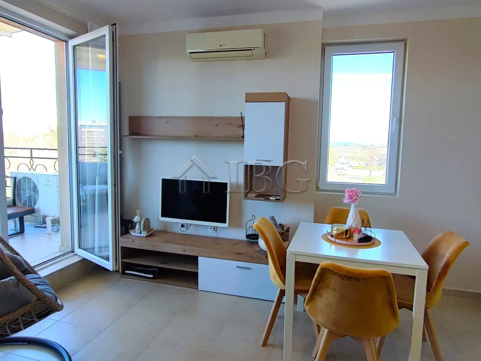 Flat 63m² in Bulgaria, Pomorie. Priced at 109000€ rent photo-2