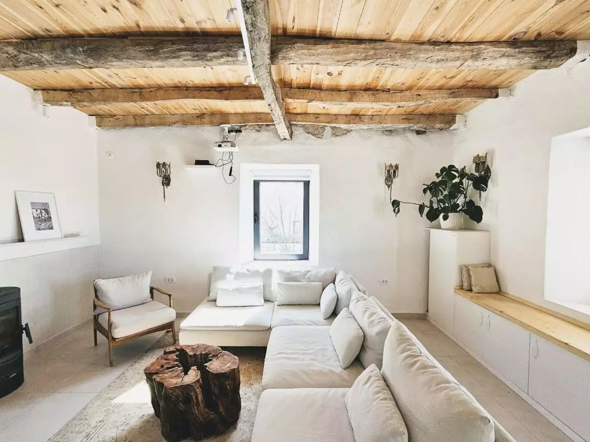 House 250m² in Montenegro, Dobra Voda. Priced at 690000€ rent photo-5
