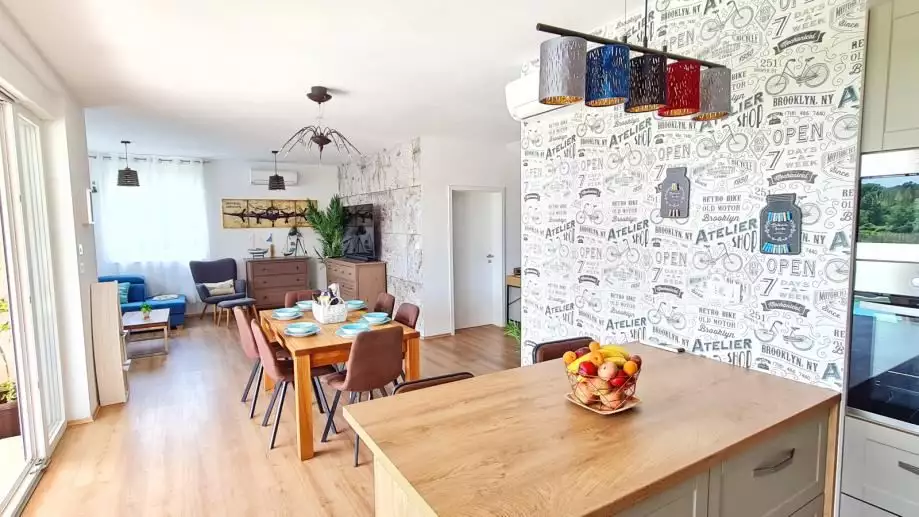 Villa 182m² in Croatia, Valdebek. Priced at 700000€ rent photo-10