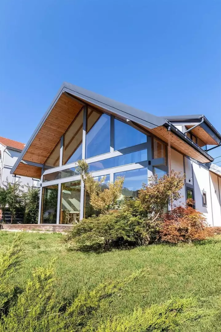 House 220m² in Montenegro, Tivat. Priced at 560000€ rent photo-3