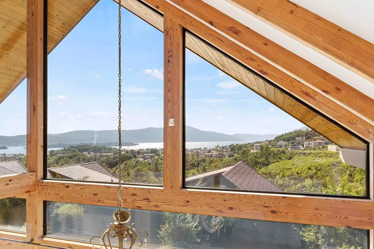House 220m² in Montenegro, Tivat. Priced at 560000€ rent photo-11