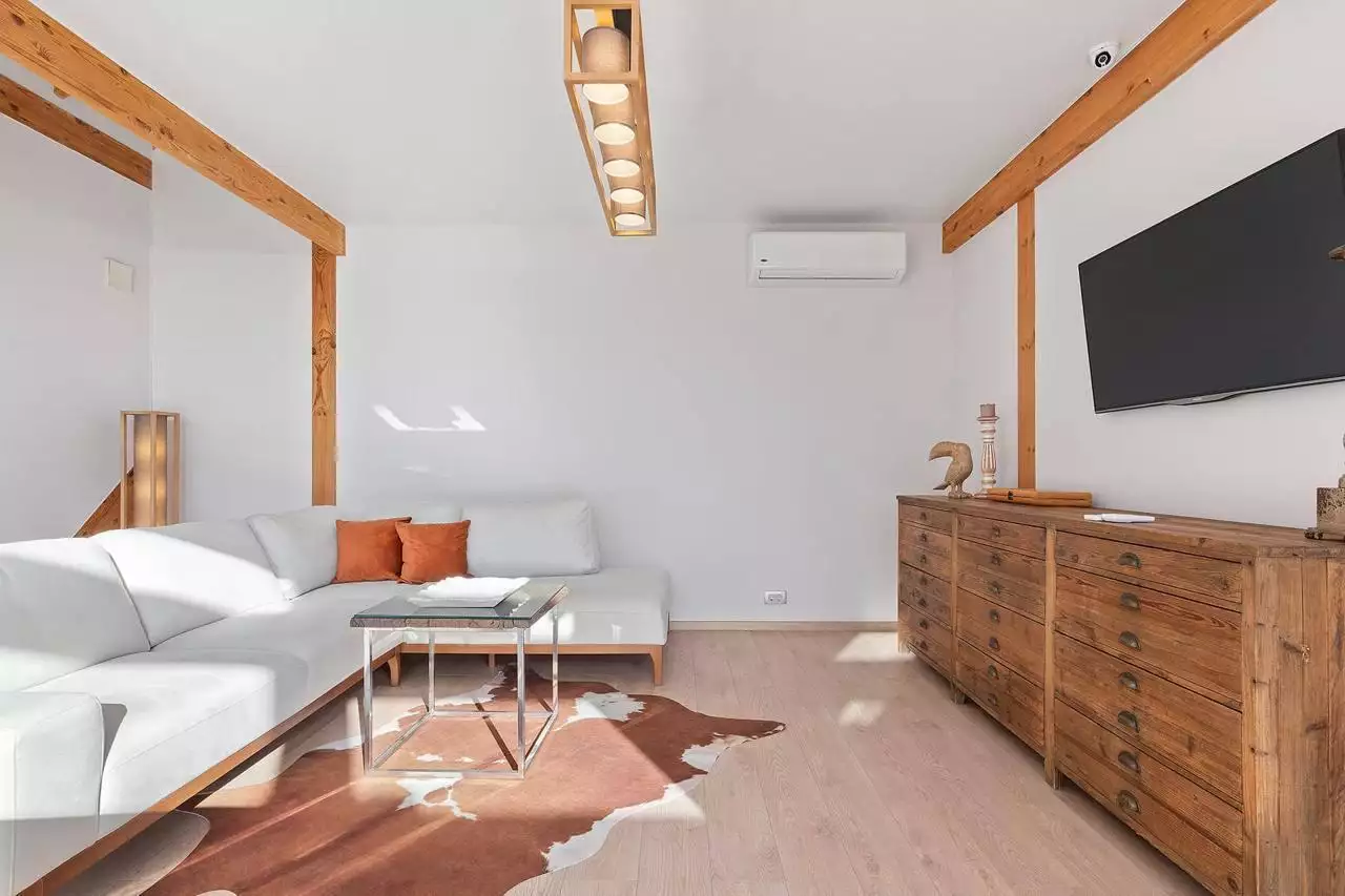 House 220m² in Montenegro, Tivat. Priced at 560000€ rent photo-28