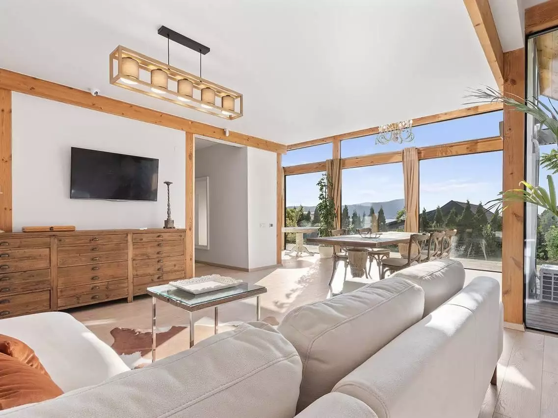 House 220m² in Montenegro, Tivat. Priced at 560000€ rent photo-2