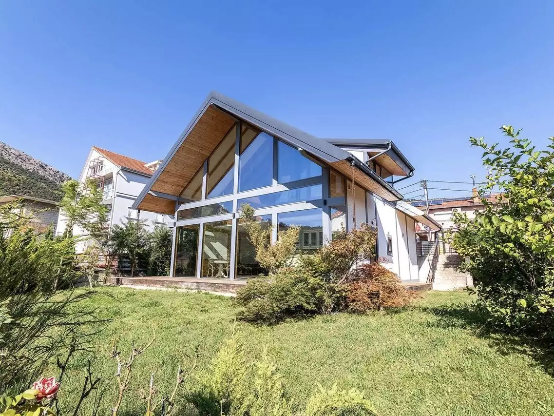 House 220m² in Montenegro, Tivat. Priced at 560000€ rent photo-6